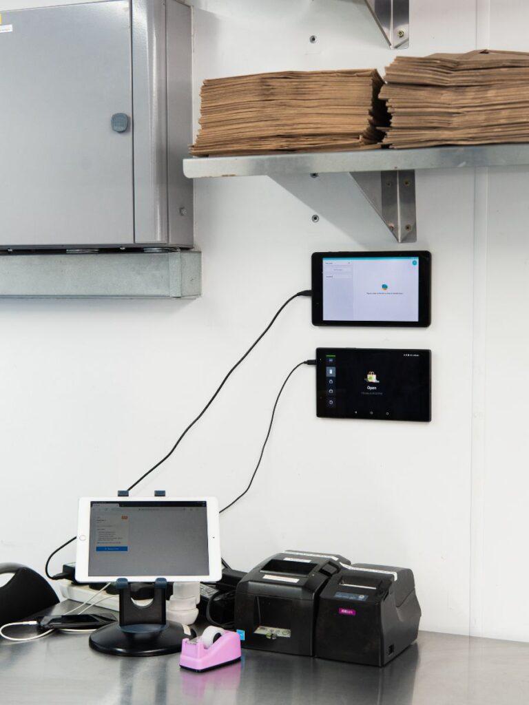 Ghost kitchen technology from CloudKitchen starter