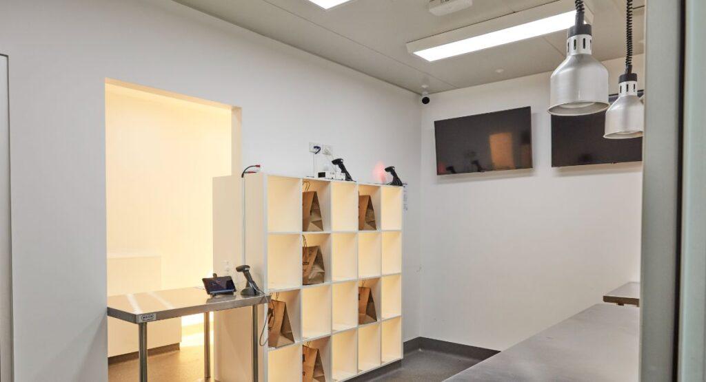 ghostkitchen-processing-center