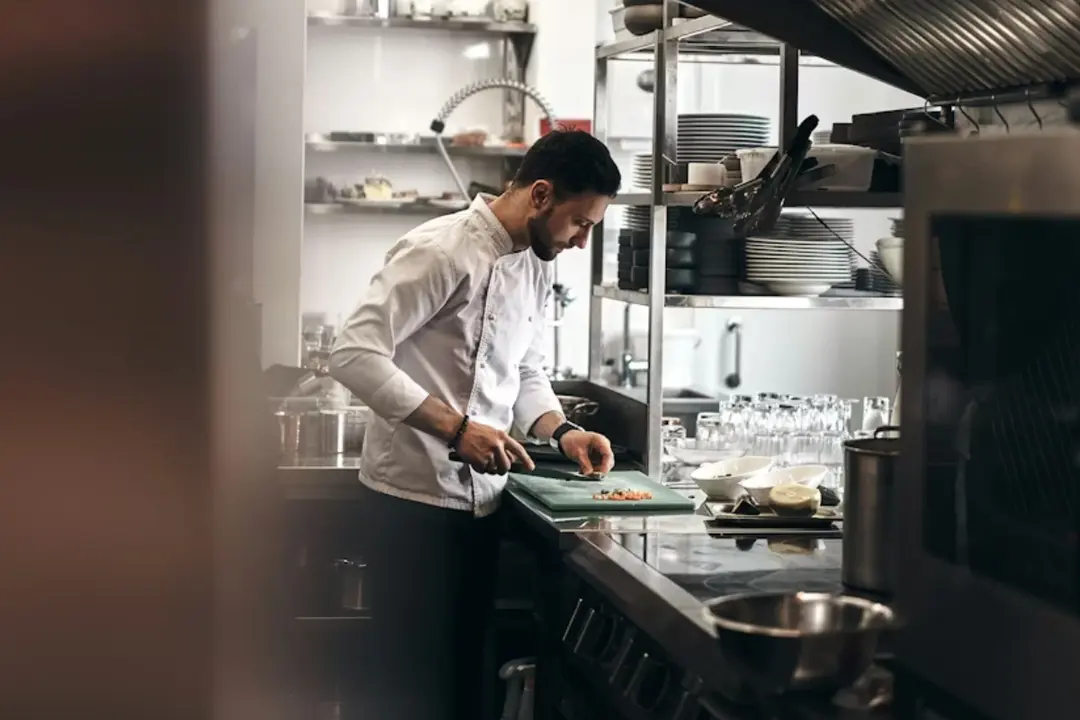 Differences Between a Kitchen Incubator and a Commercial Kitchen