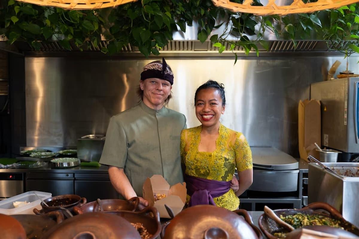 This photo perfectly represents the spirit of alternative kitchens, where food is not just about consumption—but about culture, community, sustainability, and identity.